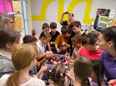 На базе центра «Молодёжная инициатива» прошёл мастер-класс по переработке пластиковых крышек!